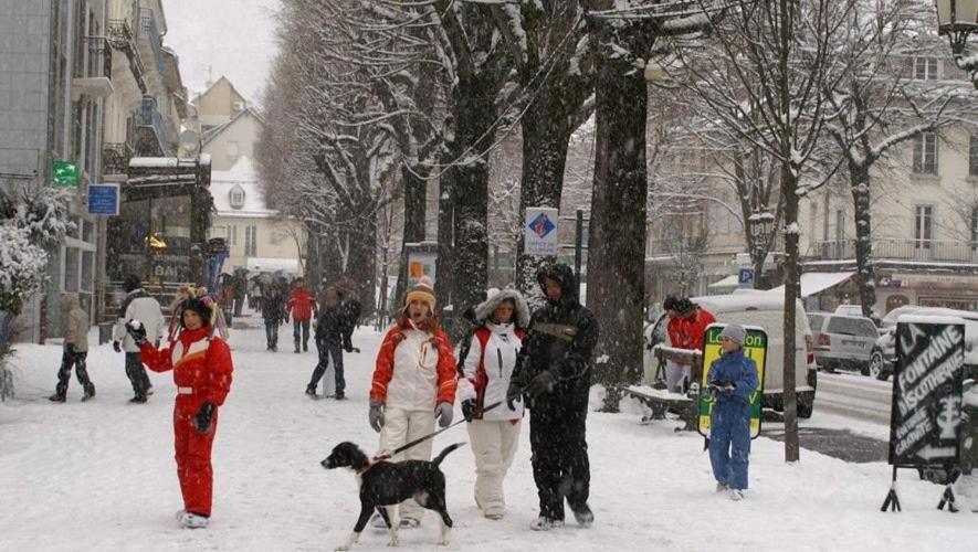 Au 47 Allees D'Etigny - Central & Standing - Avec Parking - Linge De Lit Et De Toilette Inclus Bagneres-de-Luchon ภายนอก รูปภาพ